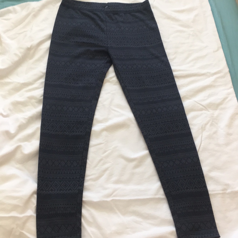 Dark blue leggings with pattern